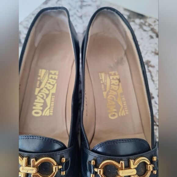 Salvatore Ferragamo Blue ‎ Leather Flat Size 8 AA - Picture 3 of 14